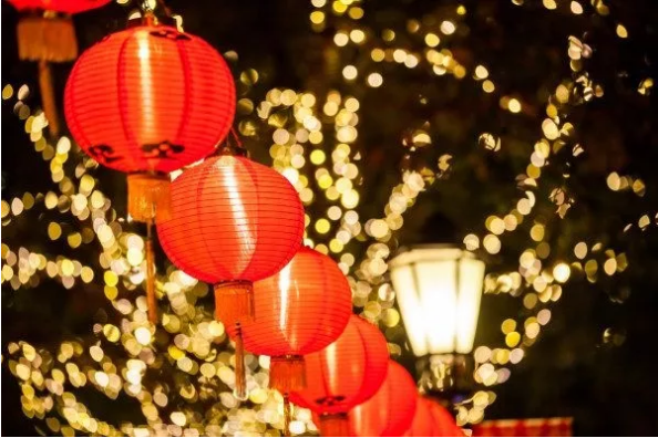 过年了，灯光绚烂