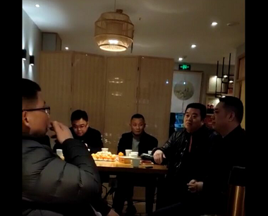 老字号协会考察守柴炉烤鸭加盟店大礼堂店