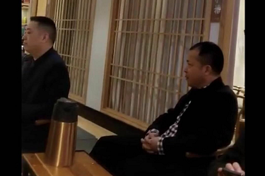 老字号协会考察守柴炉烤鸭加盟店大礼堂店