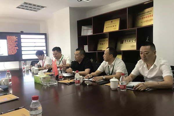 烤鸭加盟无界，剑桥中国中心主任李金朝一行莅临守柴炉公司总部考察